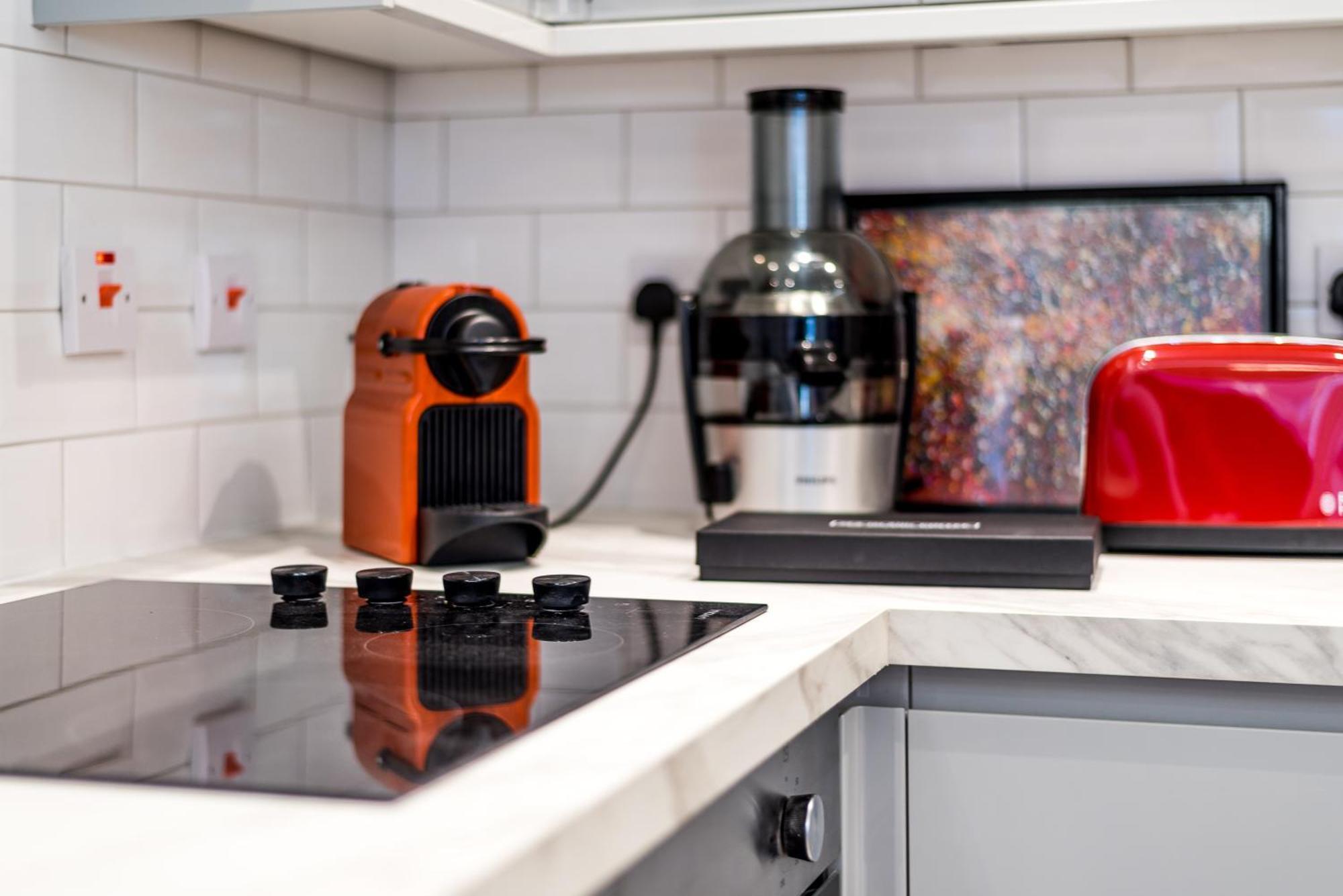 런던 Casa Italia Near Kings Road In Chelsea With Wifi & Washing Machine 아파트 외부 사진