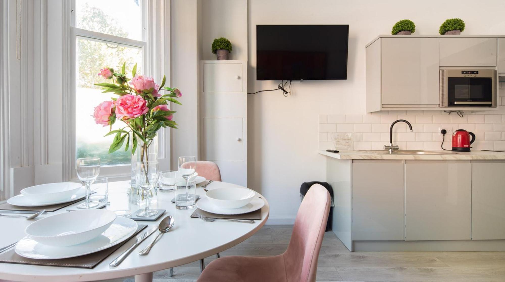 런던 Casa Italia Near Kings Road In Chelsea With Wifi & Washing Machine 아파트 외부 사진