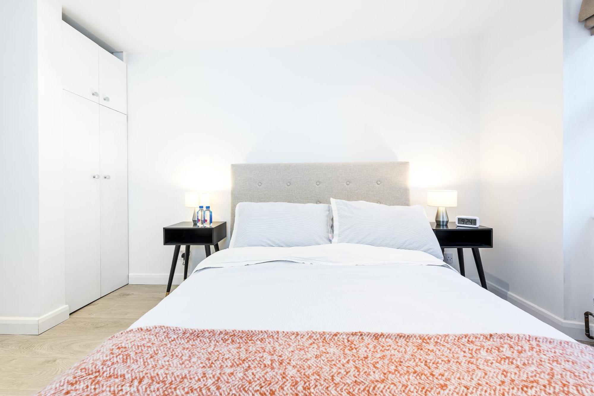 런던 Casa Italia Near Kings Road In Chelsea With Wifi & Washing Machine 아파트 외부 사진