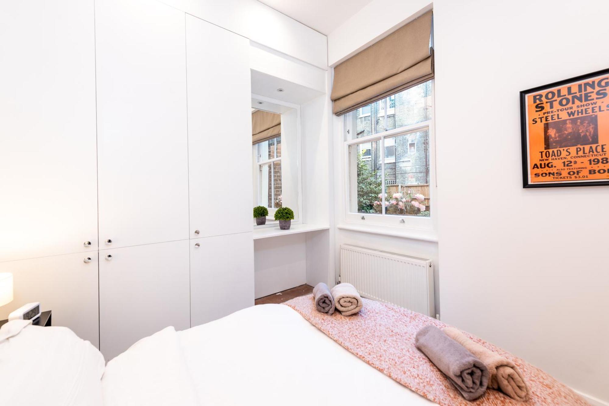 런던 Casa Italia Near Kings Road In Chelsea With Wifi & Washing Machine 아파트 외부 사진